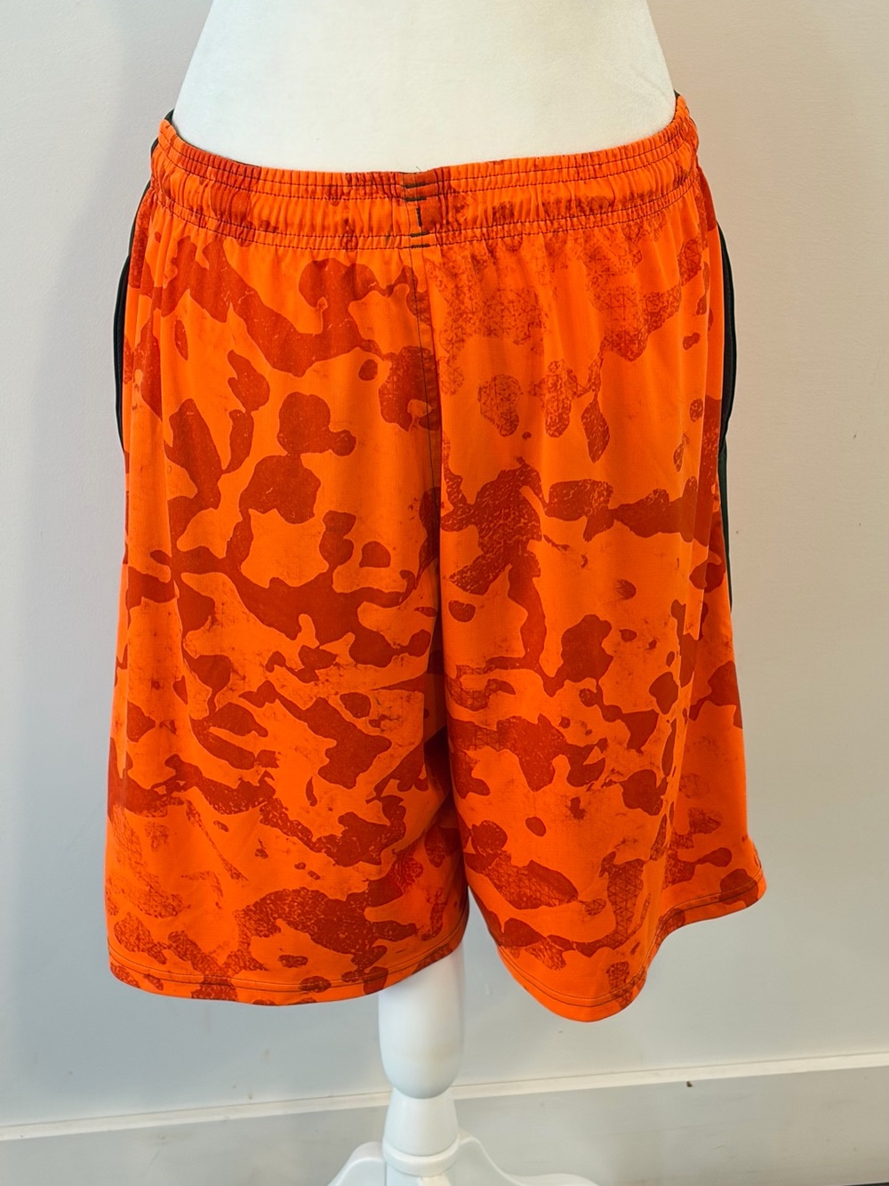 Under Armour Men's Orange Camo Athletic Shorts with Black Side Panel - Picture 3 of 4